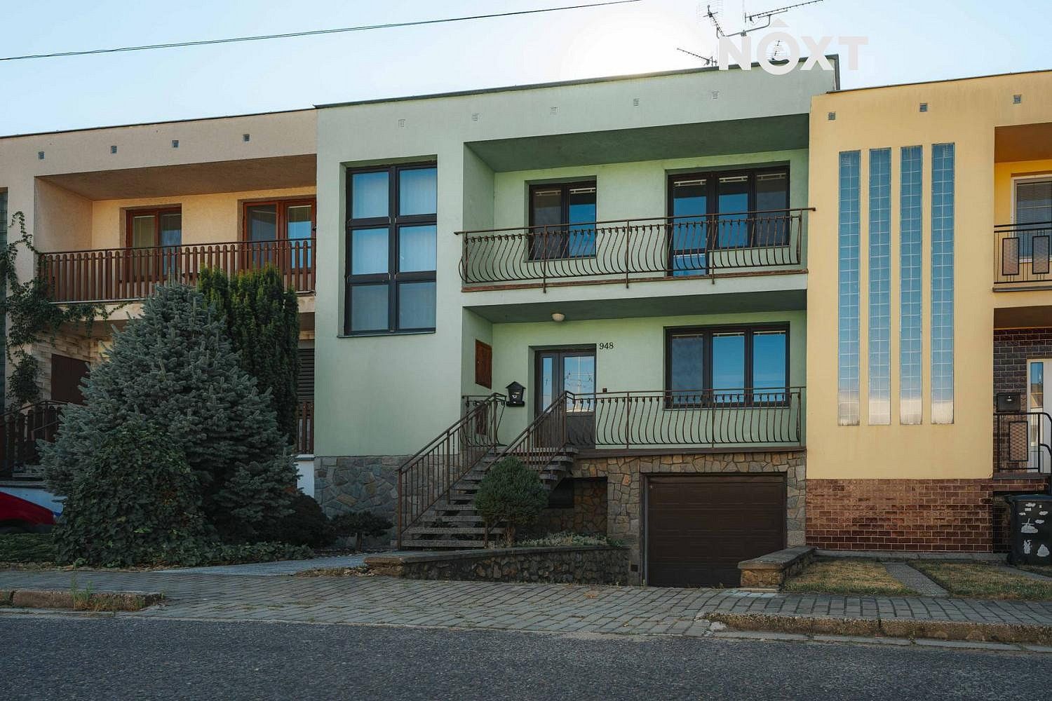 Rodinné domy, Větrná, Hrušovany nad Jevišovkou, okres Znojmo, 222 m² - 1
