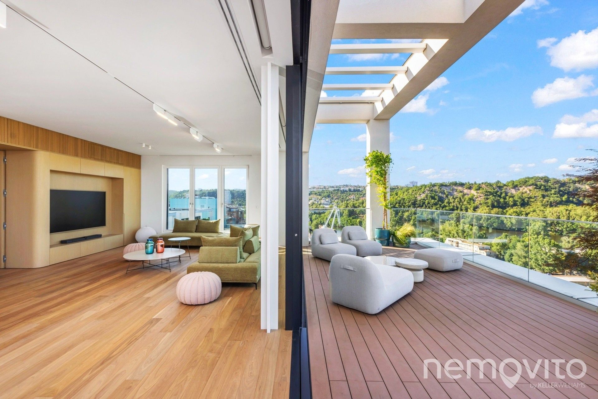 Prodej byt 4+kk - V přístavu, Praha, 271 m²