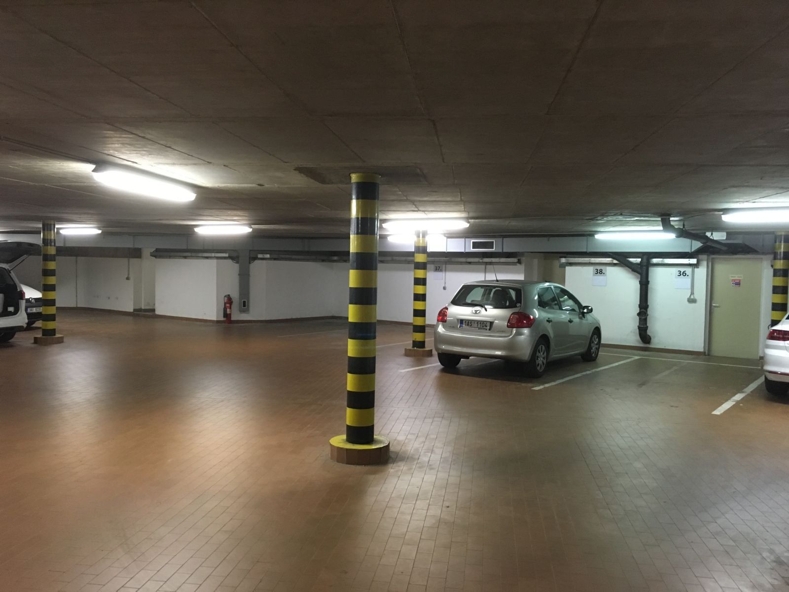 Garáž · 8 m² · Uruguayská, Praha - Vinohrady - 3