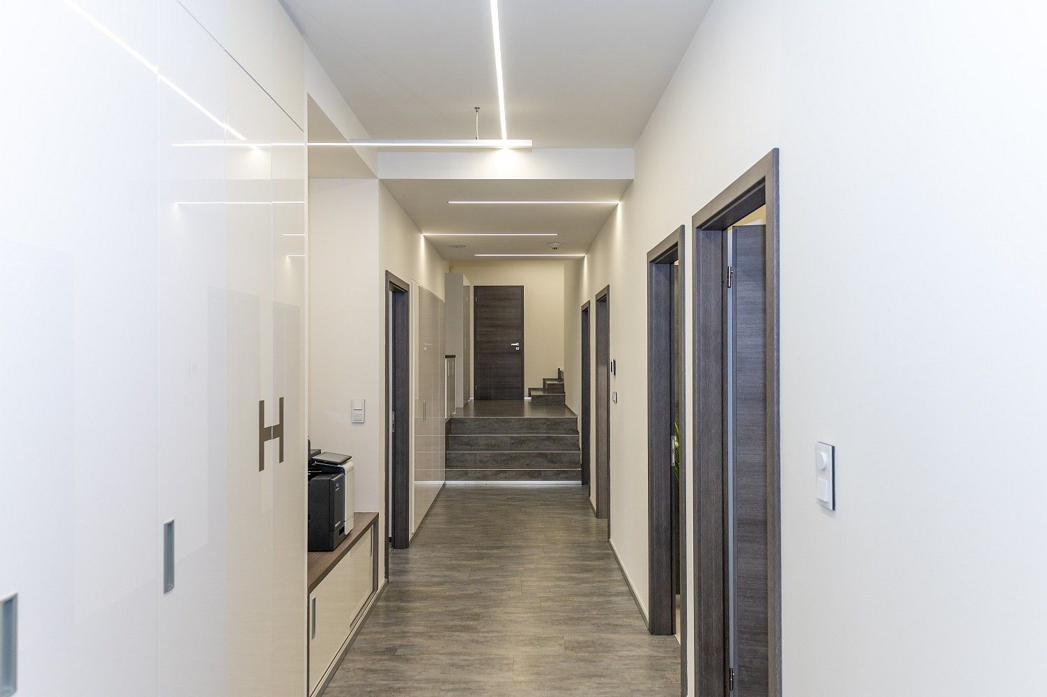 Prodej kancelář - Praha - Prosek, okres Praha 9, Hlavní město Praha, 225 m² - 5