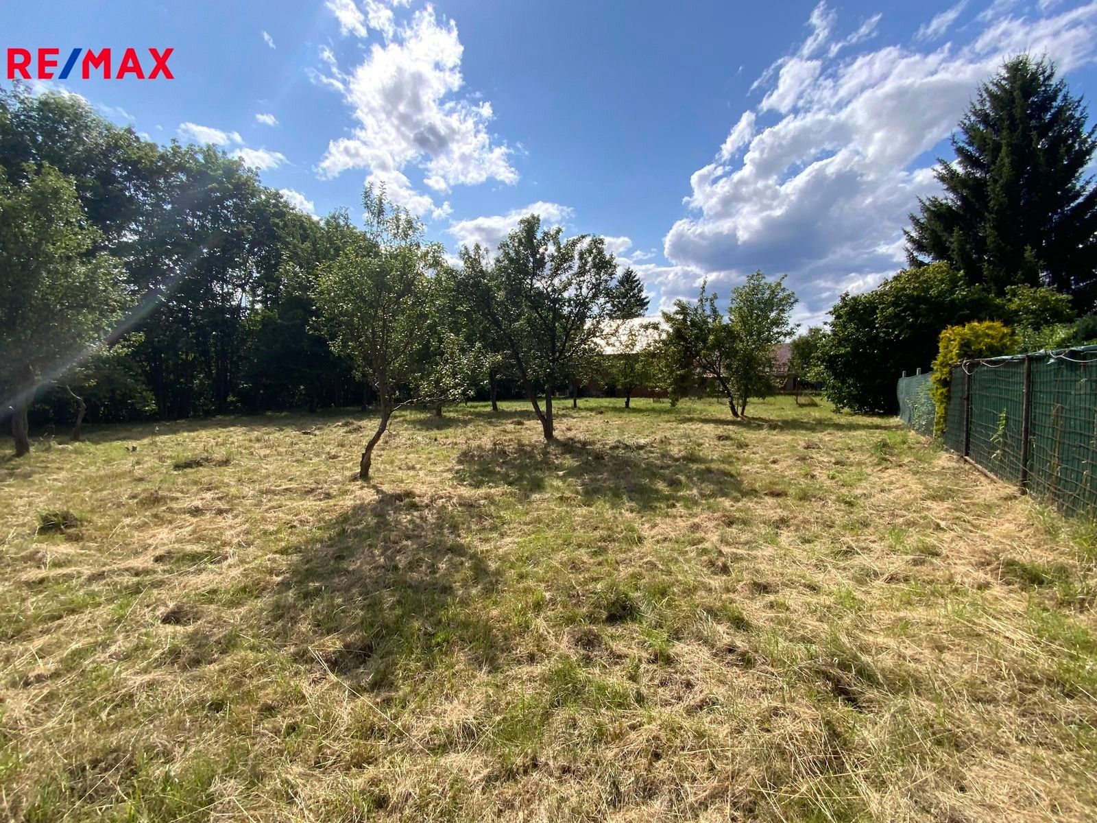 Pozemky pro bydlení, Ostrov, 2 m²