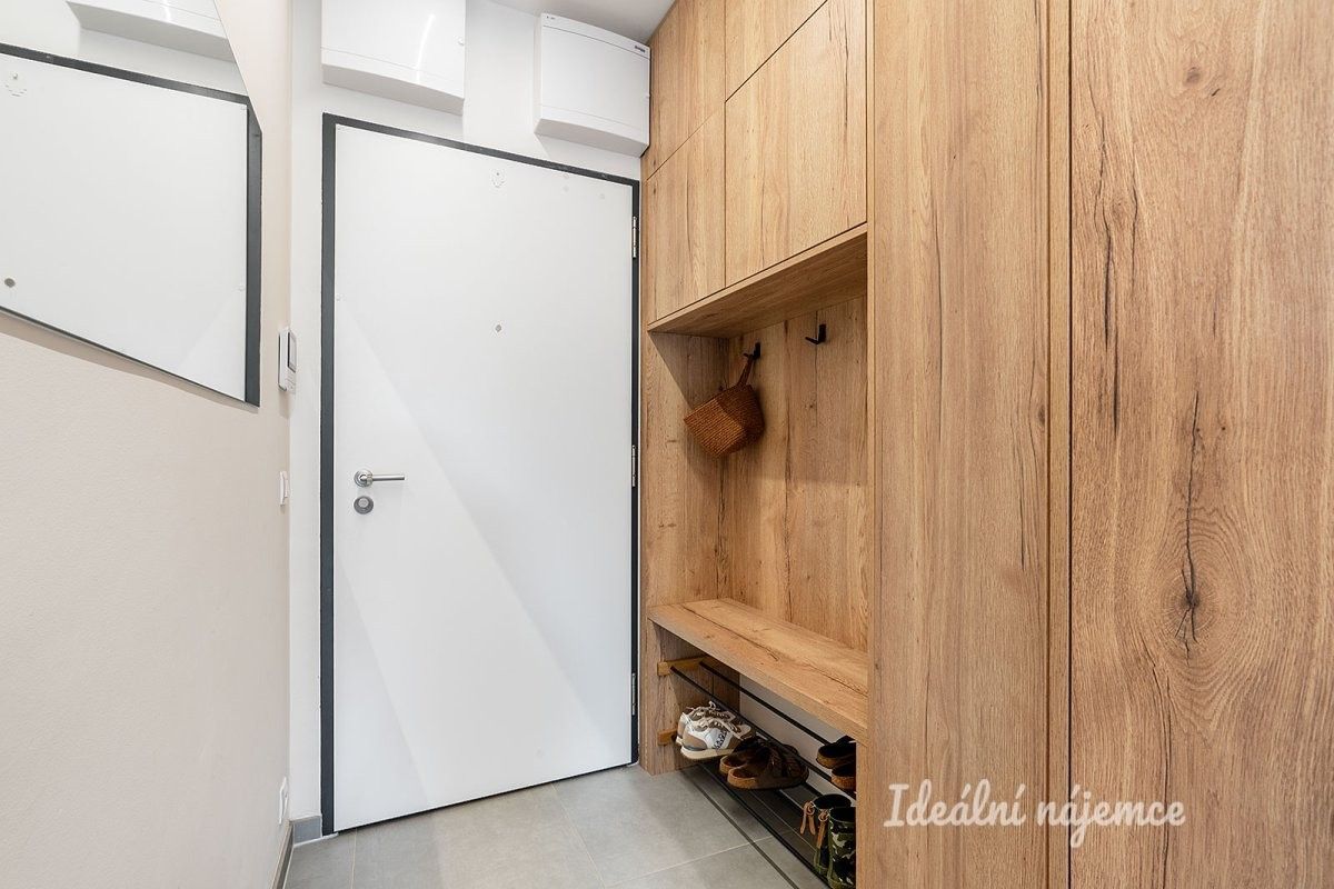 Byt 3+kk · 70 m² · K jezeru, Praha - 4