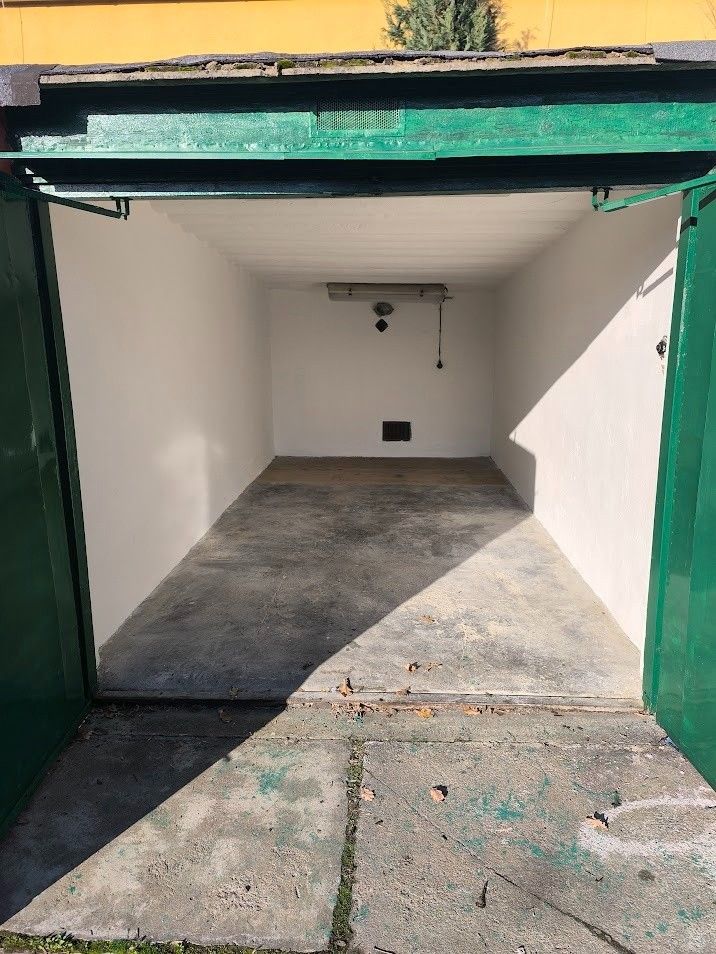 Pronájem garáž - Praha, 100 00