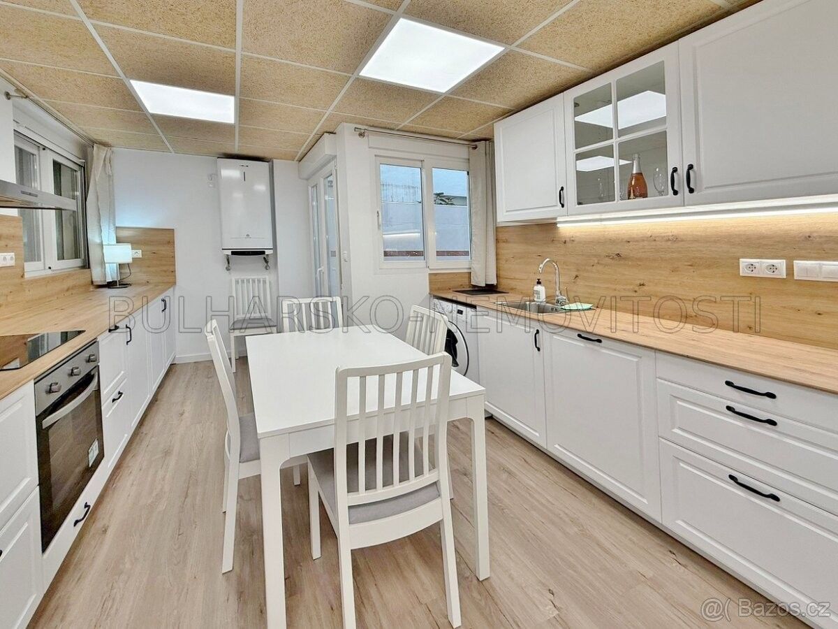 Ostatní, Zahraničí, 987 66, 117 m²