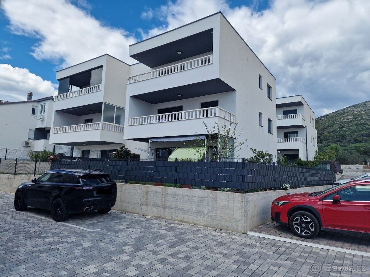 Byty, 987 66, Zahraničí