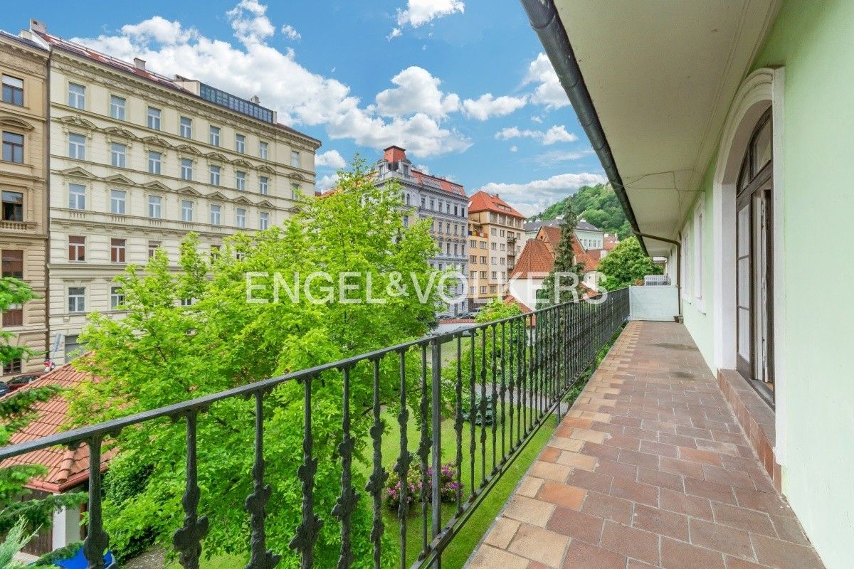 Pronájem byt - Říční, Praha, 189 m²