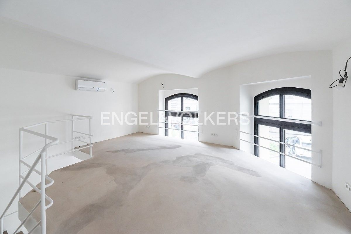 Obchodní prostory · 127 m² · Zubatého 470, Praha Smíchov - 4