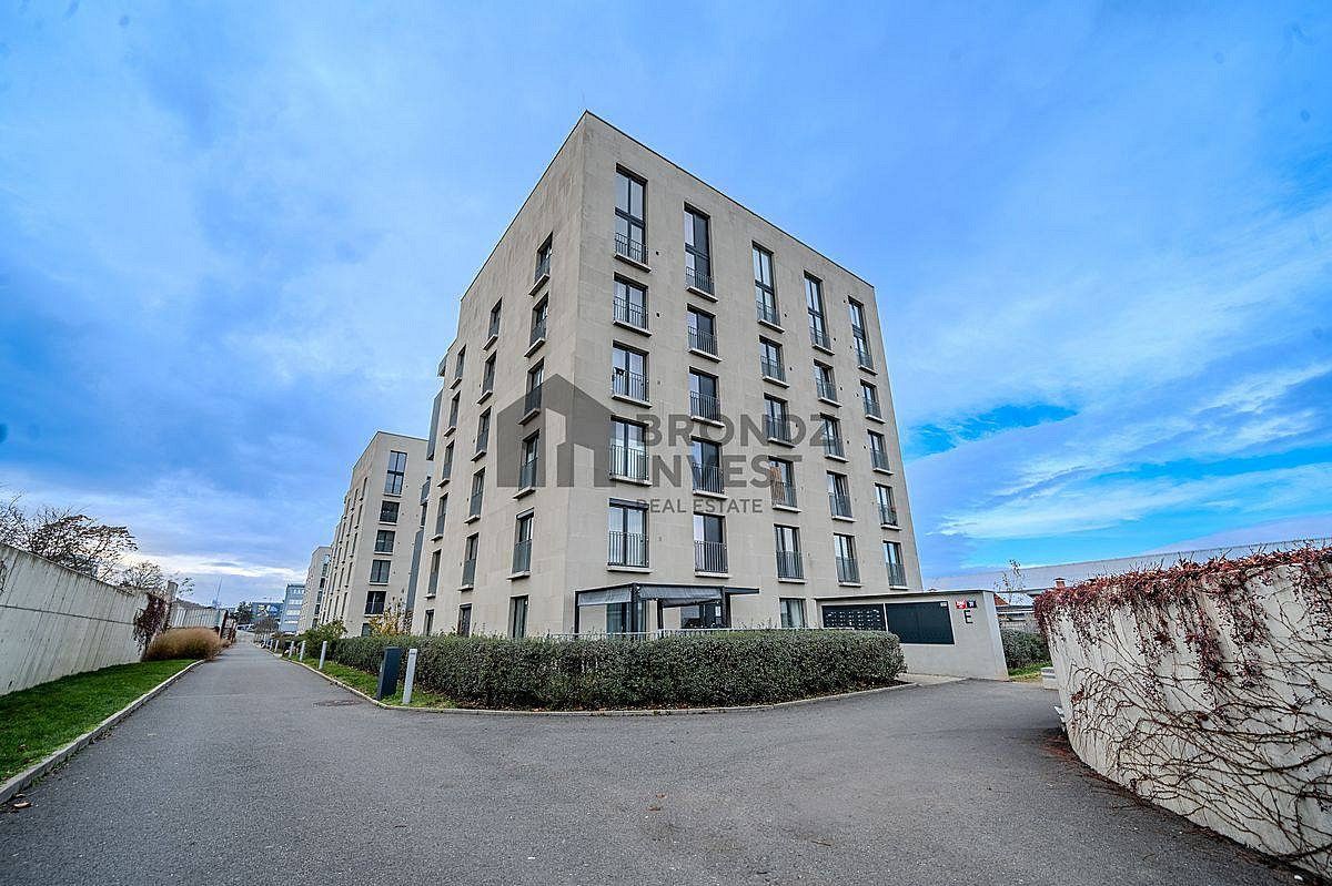 Nemovitost, 14 m²