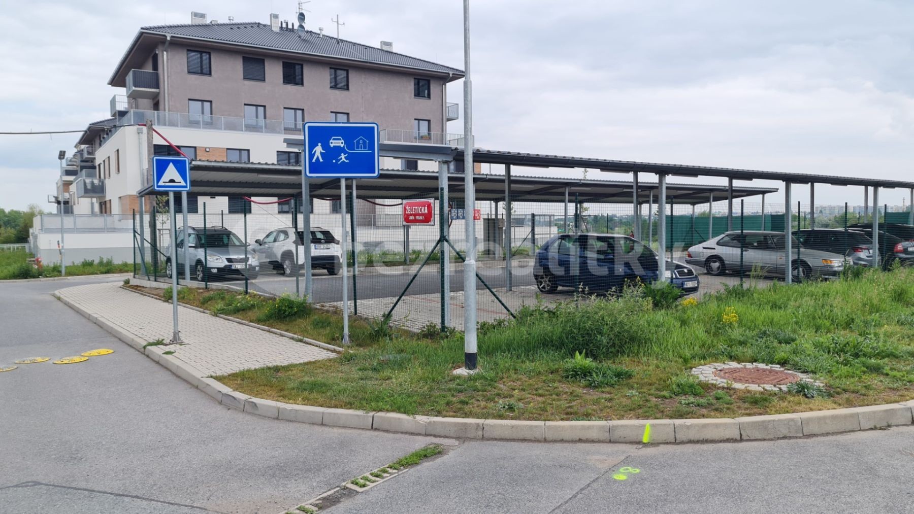 Garáže, Želetická, Praha - Sobín, 10 m² - 2