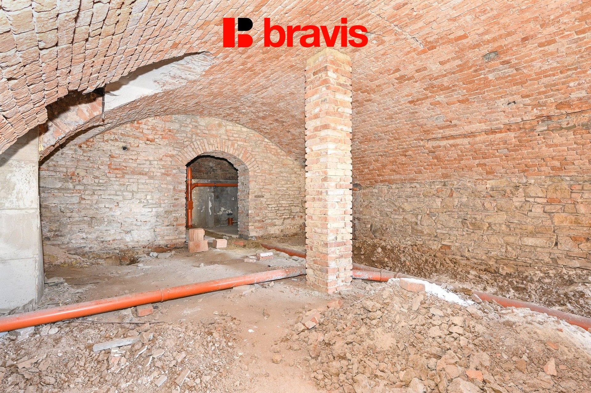 Obchodní prostory · 241 m² · 1. máje 5, Zastávka - 3