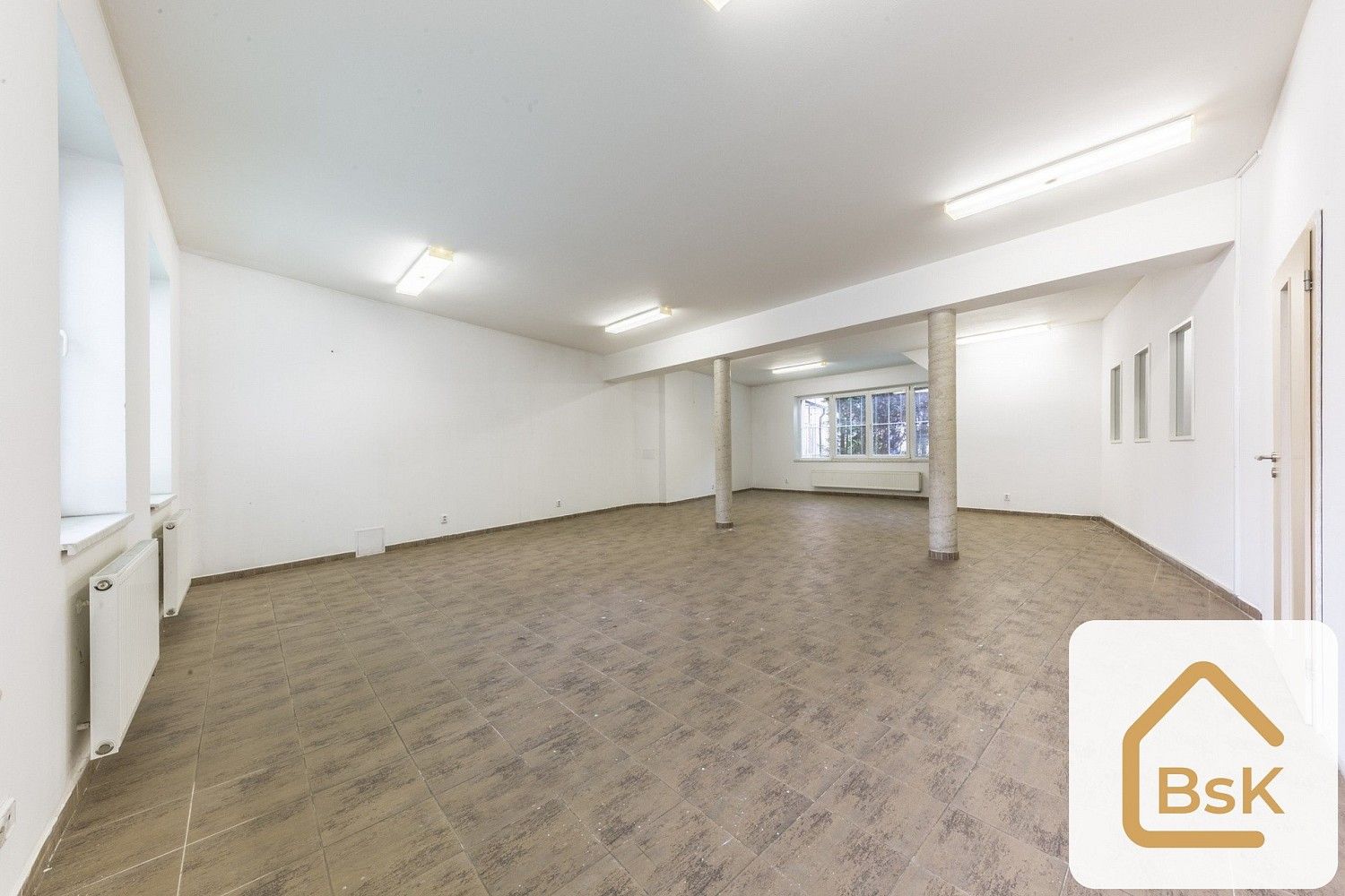 Pronájem obchodní prostory - Benešov, Středočeský kraj, 228 m² - 5