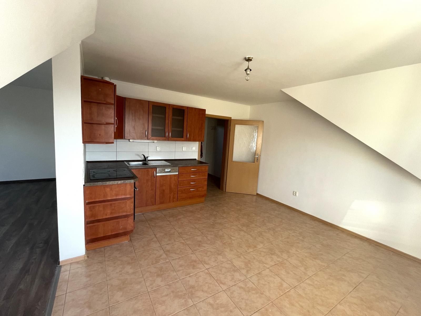 Byt 1+kk · 55 m² · náměstí V. Háka, Malšice - 3