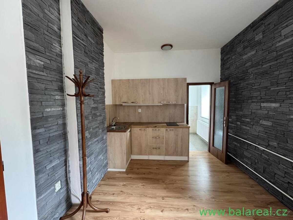 Pronájem byt - Strážek, 592 53