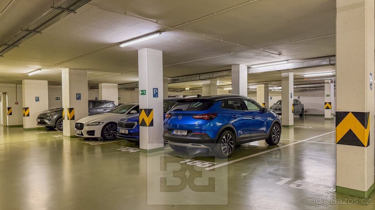 Pronájem garáž - Praha, 130 00