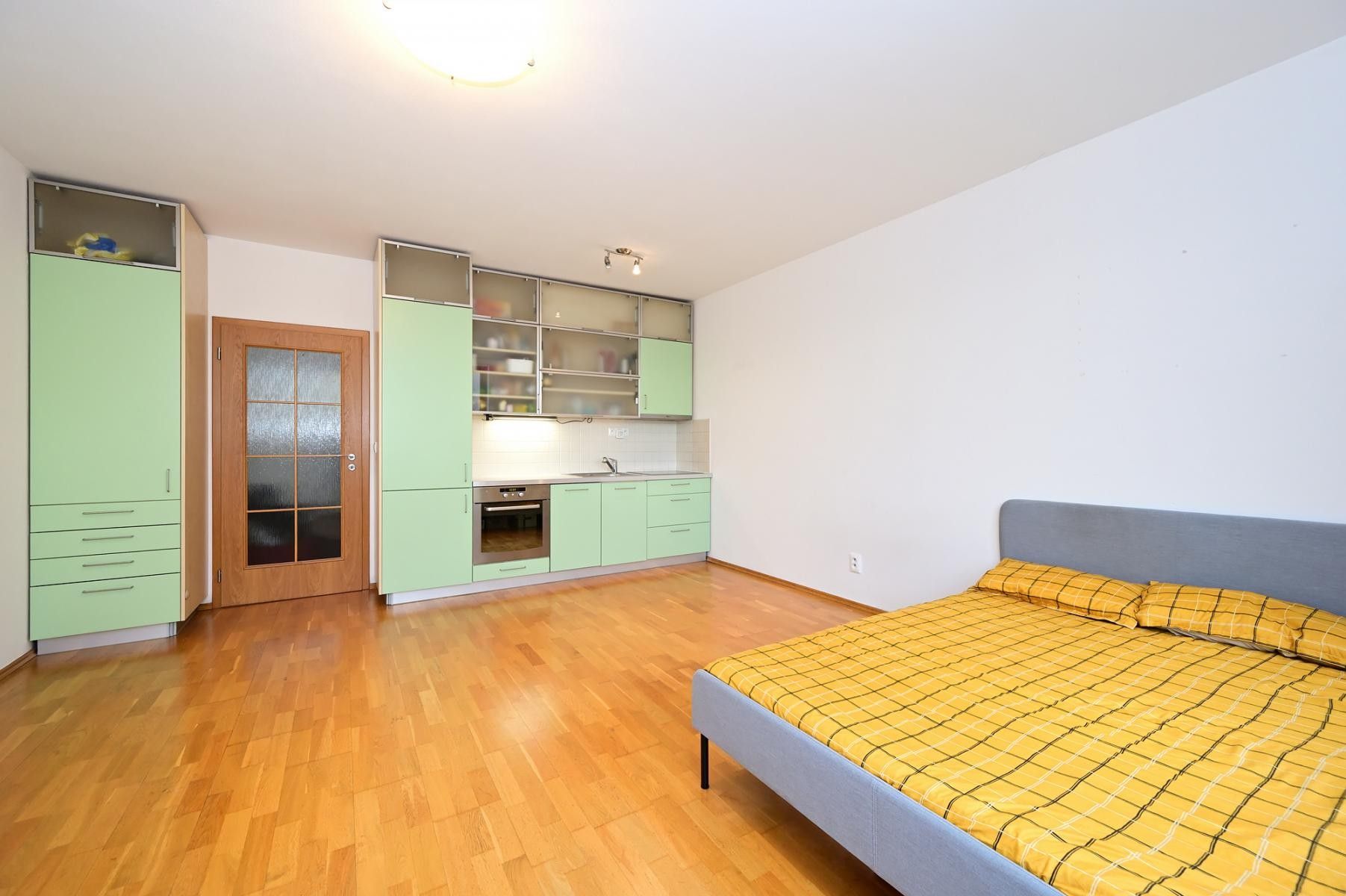 Pronájem byt 1+kk - Osadní, Praha, 32 m²