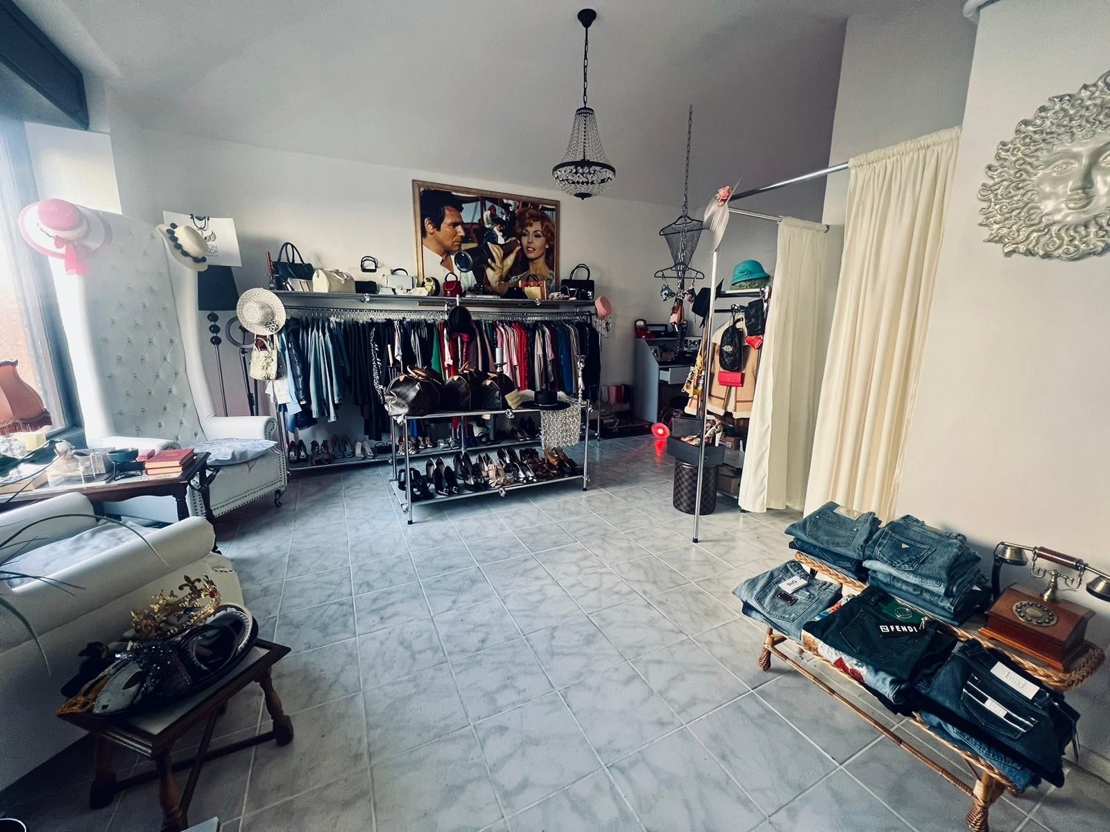 Pronájem obchodní prostory - Bělohorská, Praha, 47 m²