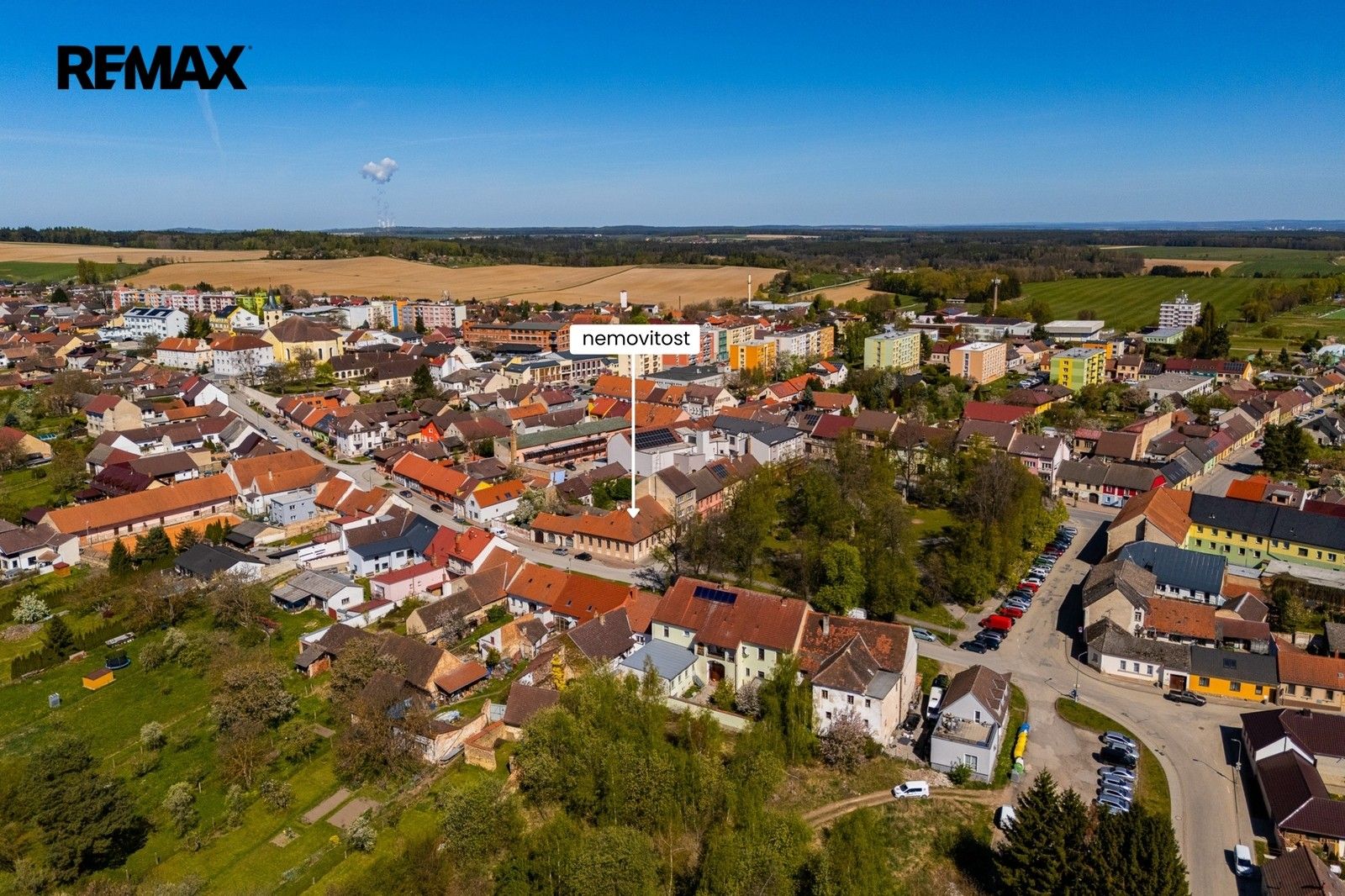 Obchodní prostory, náměstí Míru 156, Lišov, 820 m² - 2