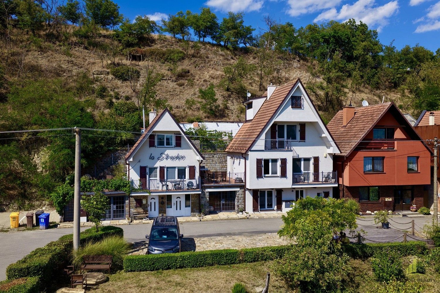 Ubytovací zařízení, 300 m²