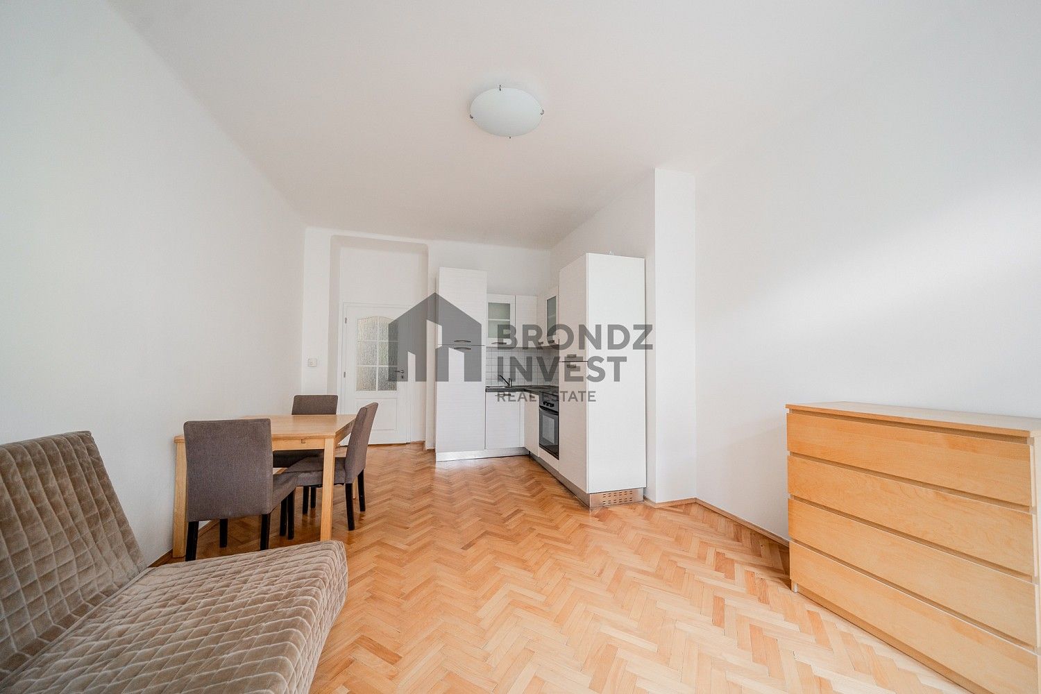 Byt 2+kk · 55 m² · Praha - Nusle, okres Praha 4, Hlavní město Praha - 3