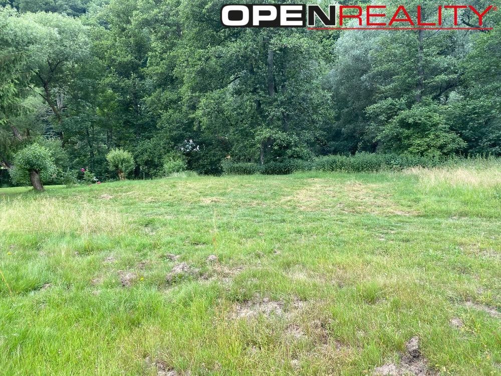 Zahrady, Sentice, 1 037 m²