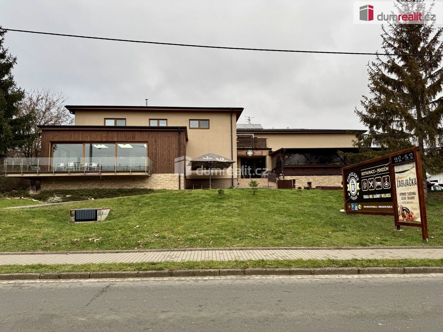 Restaurace, Topolná, 908 m²