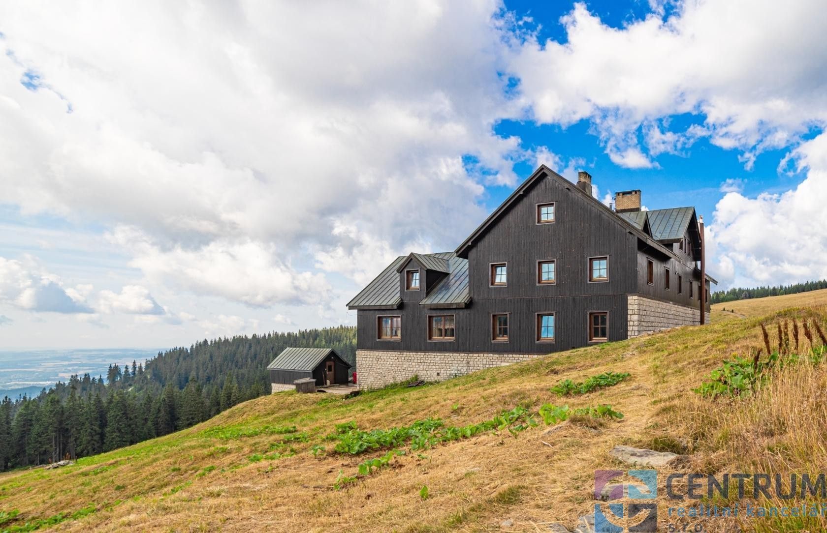 Prodej dům - Strážné, 478 m²