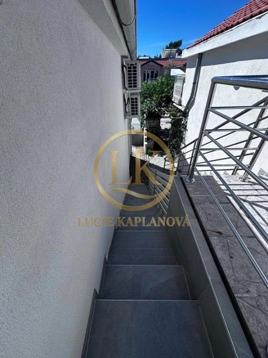 Prodej rodinný dům - 987 66, Zahraničí - 2