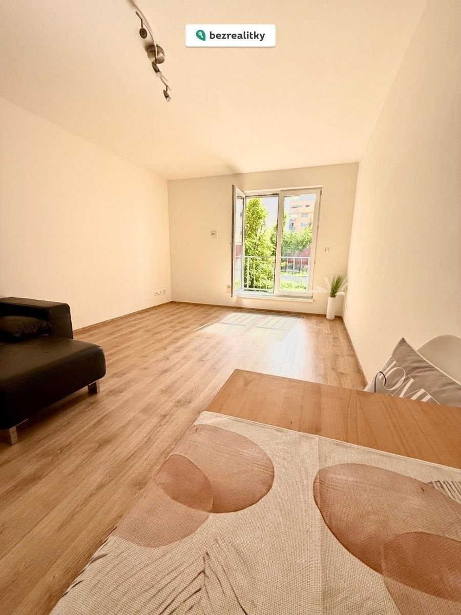 Prodej byt 1+kk - Rudolfa Holeky, Praha, 35 m²