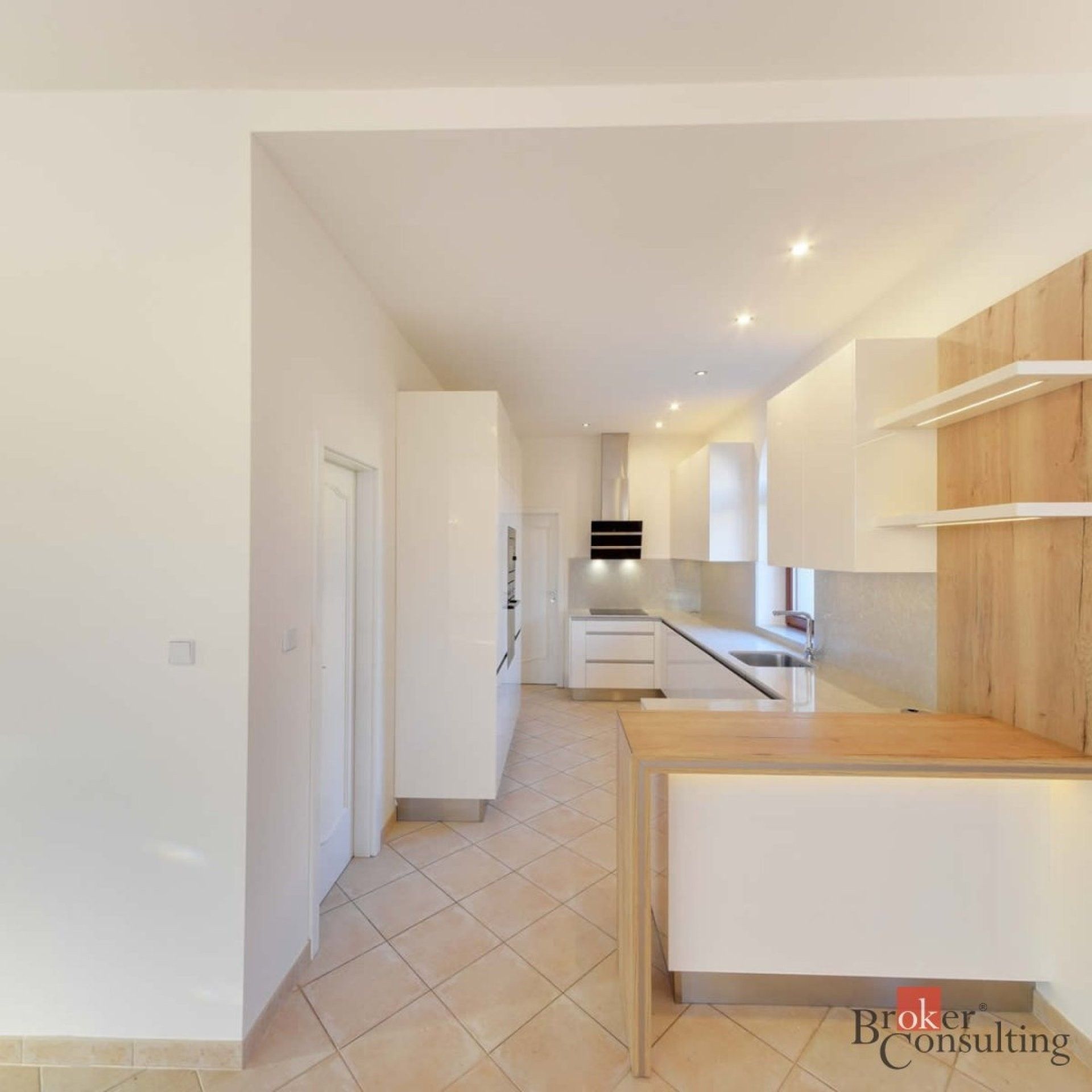 Vila · 243 m² · Nebušická, Praha - 4