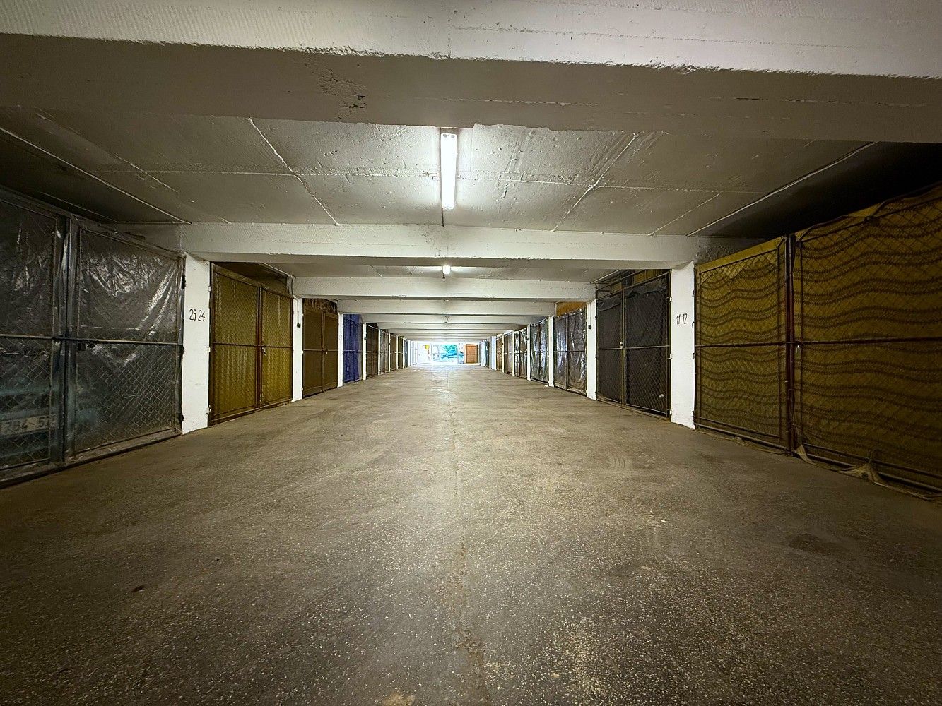 Prodej garáž - Brno, okres Brno-město, Jihomoravský kraj, 20 m² - 2