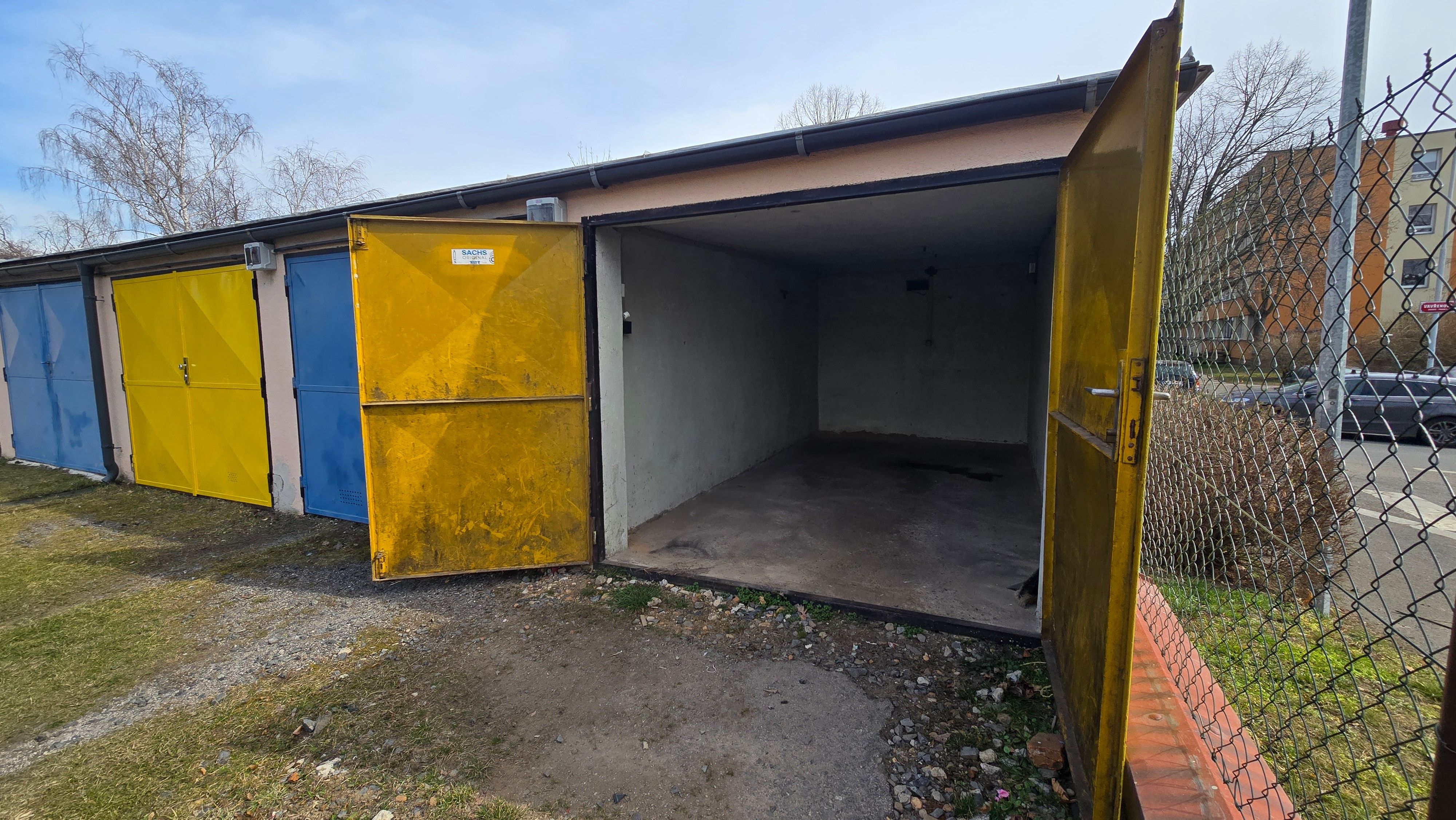 Garáže, Ohnivcova, Praha, 16 m²