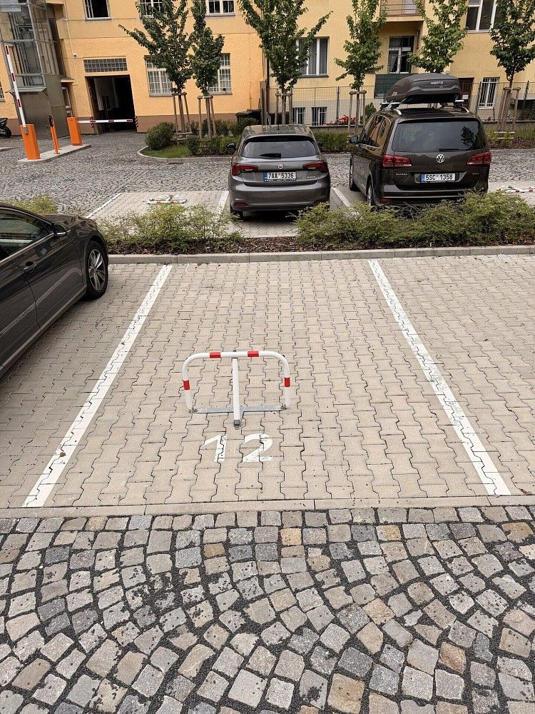 Nemovitost, 12 m²