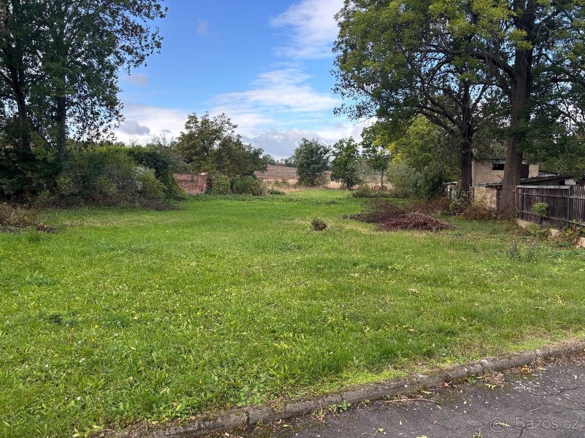 Prodej pozemek pro bydlení - Chomutov, 430 03