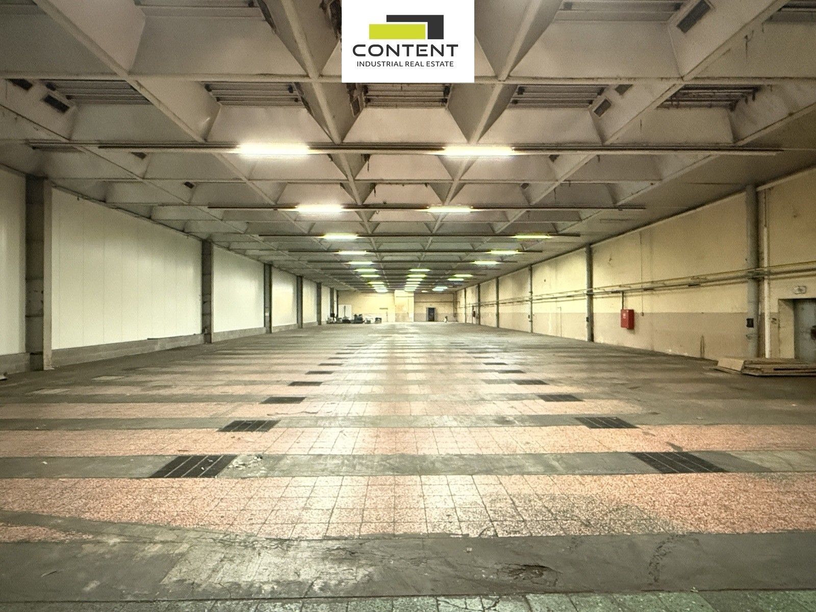 Sklady, Otín, Jindřichův Hradec, 1 m²