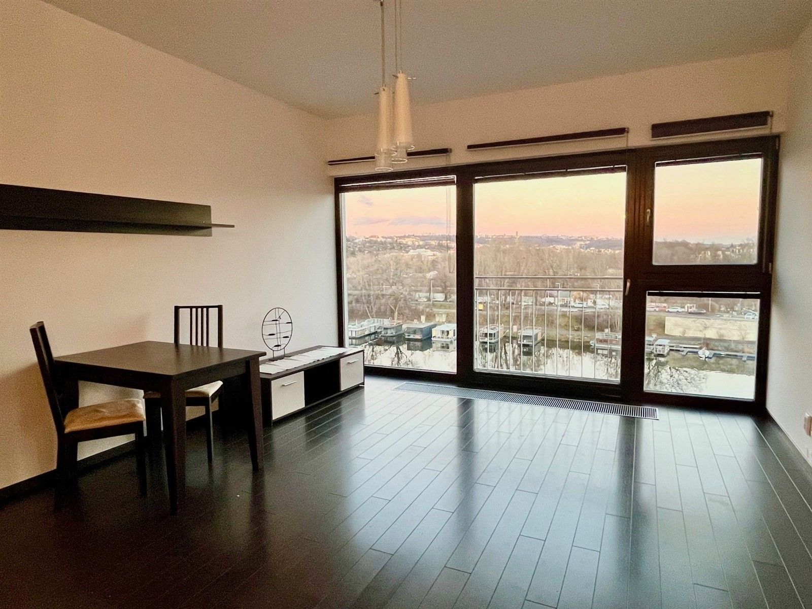 Pronájem byt 1+kk - Jankovcova, Praha, 43 m²