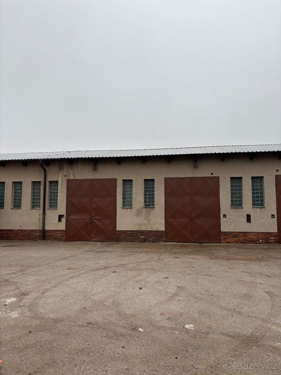 Sklady, Malešovice, 664 65