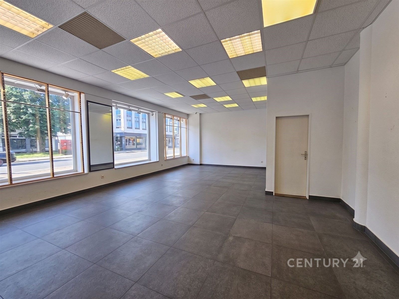 Pronájem obchodní prostory - třída Tomáše Bati 1547, Zlín, 72 m² - 5