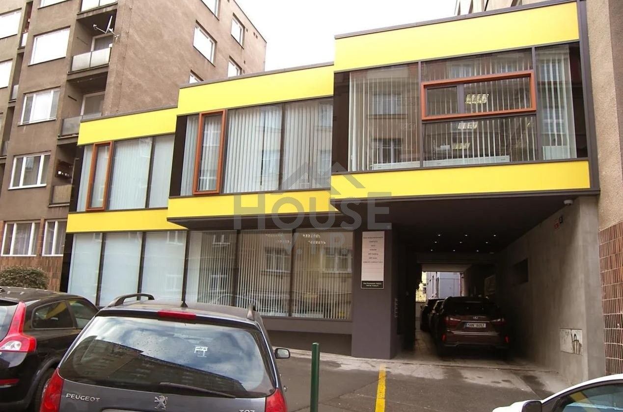 Prodej kancelář - Pod pramenem, Praha, 616 m²