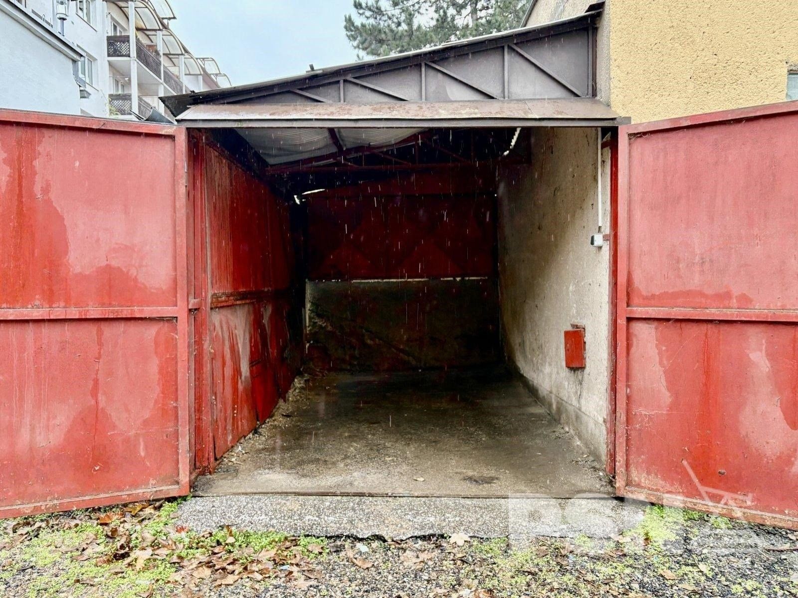 Pronájem garáž - Juliánovské náměstí 3878, Brno, 25 m²