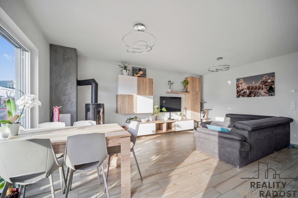 Rodinné domy, Pardubice, 533 53