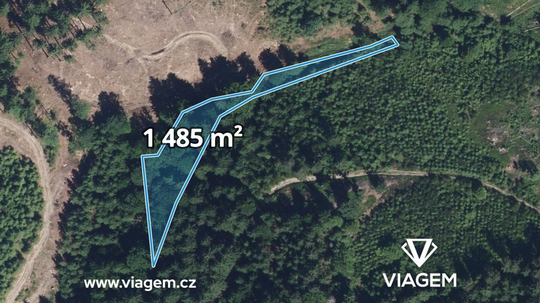 Les, 932 m²