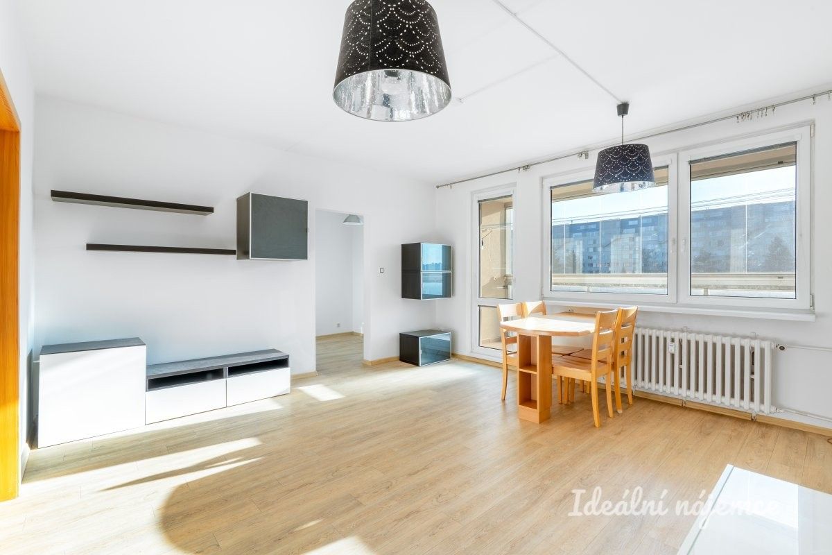 4+1, Tesaříkova, Praha, 79 m²