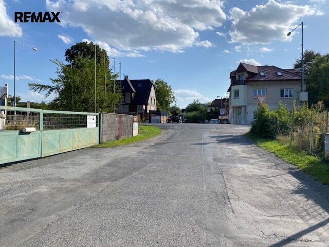 Obchodní prostory · 744 m² · Praha 9 - 3