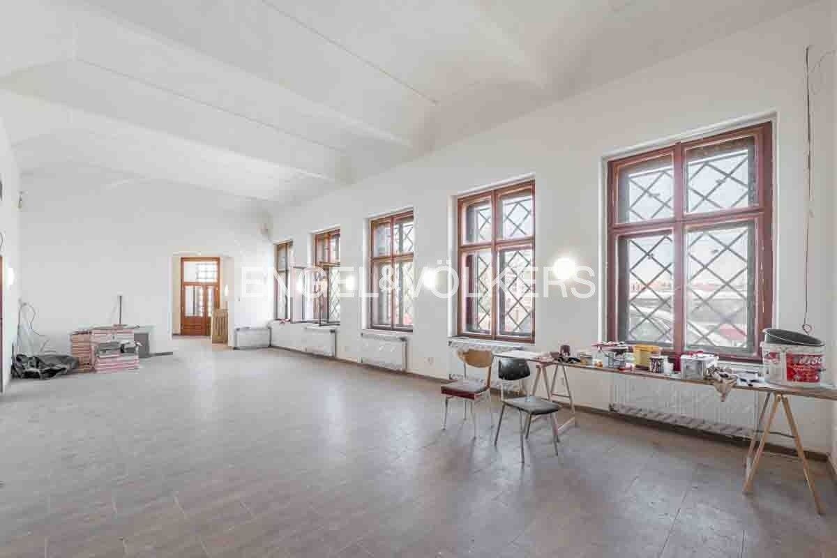 Pronájem restaurace - Bieblova, Praha, 642 m²