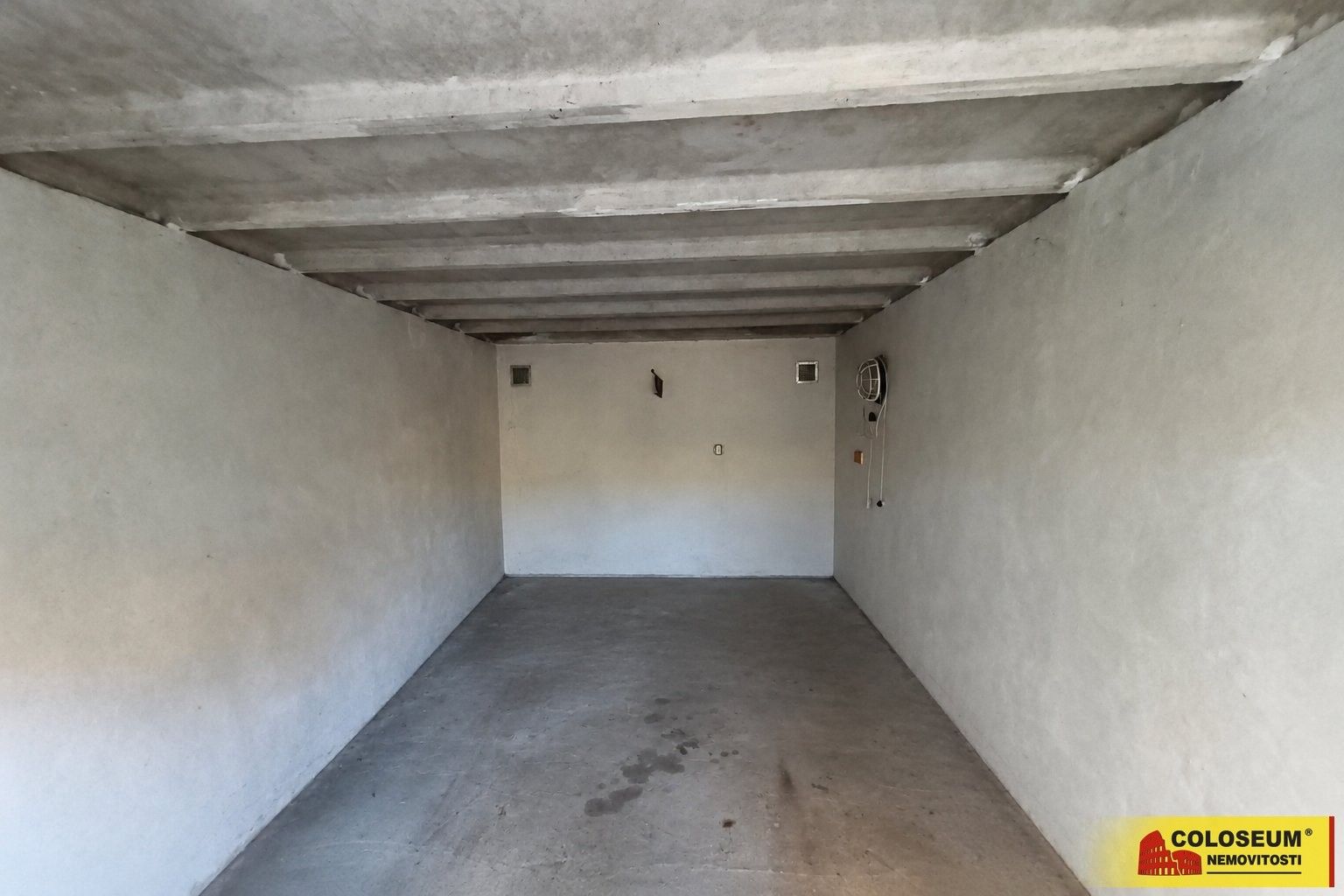 Prodej garáž - Brno, 18 m² - 2