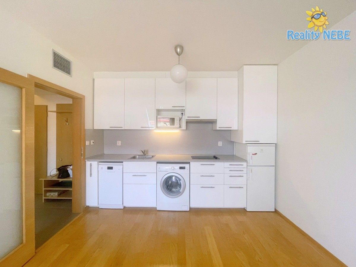 2+kk, Lublaňská, Praha, 38 m² - 1
