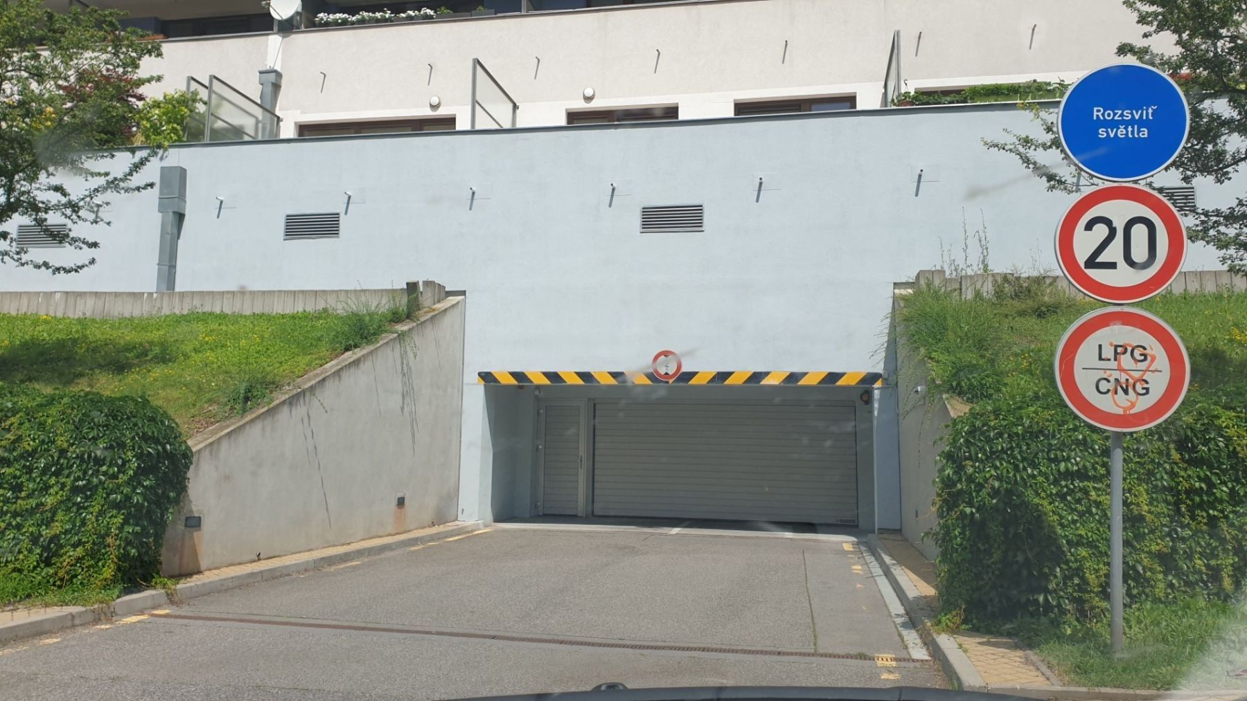 Garáže, Irská, Praha - Vokovice, 15 m² - 2