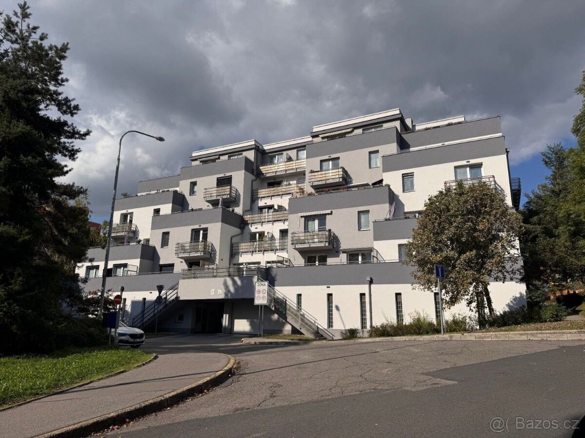 Garáže, Praha, 150 00