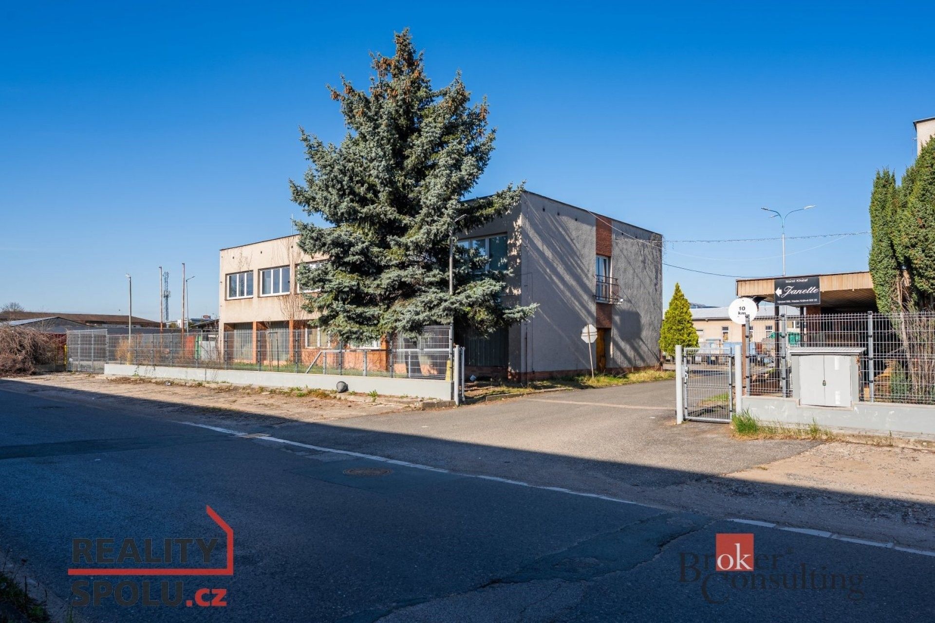 Výrobní prostory, Výrobní, Hradec Králové, 1 059 m²