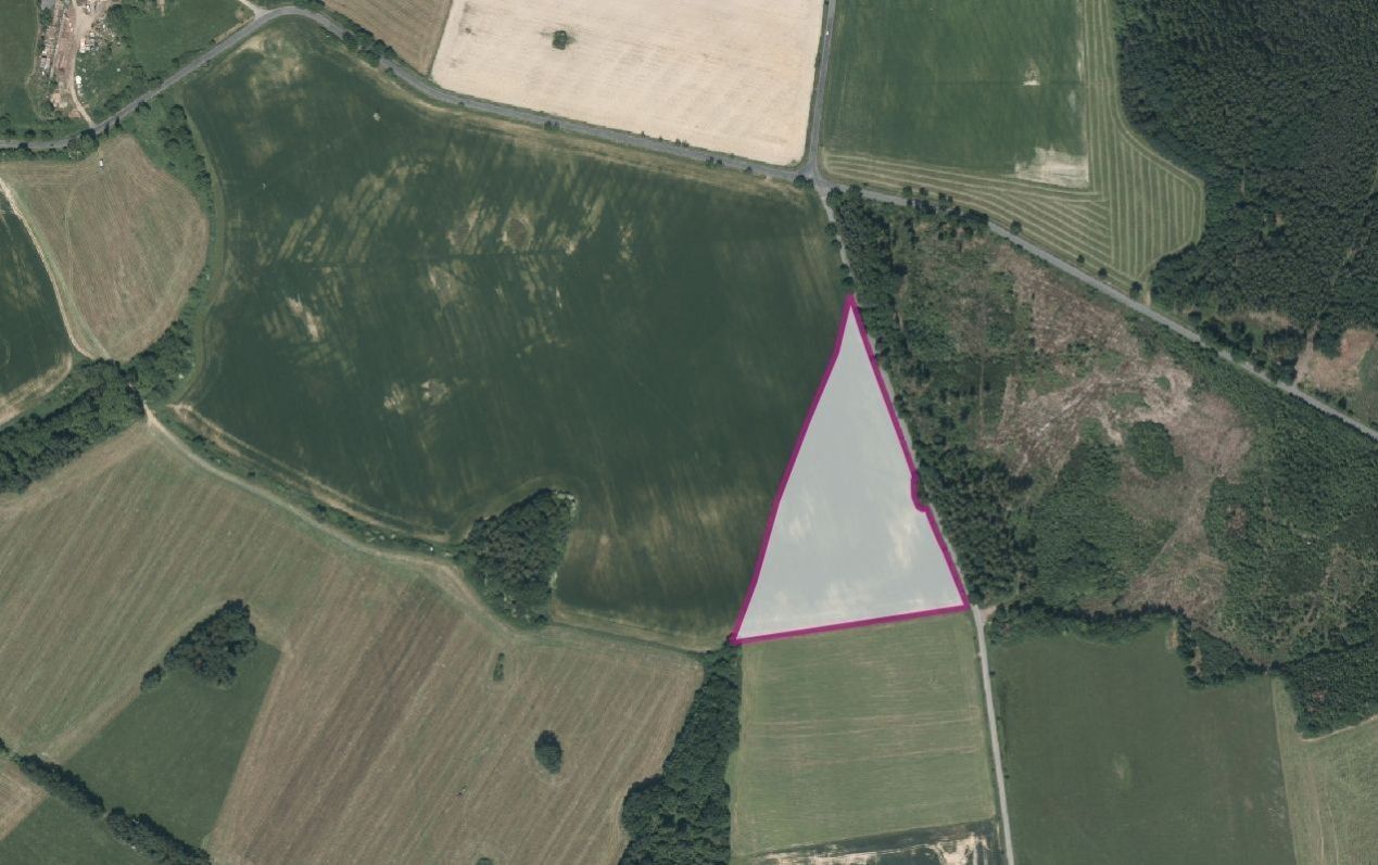 Zemědělský pozemek, 32 483 m²